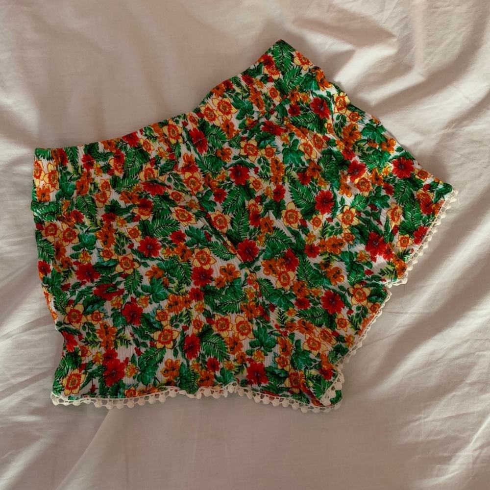 š¦ Love Tree Shorts š¦ - Picture 2 of 3